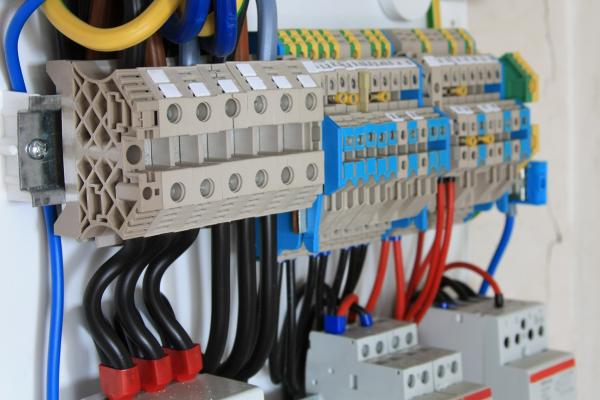 Elektroinstalace a elektromontáže